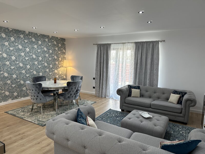 Tunari, Complex Paris Residence