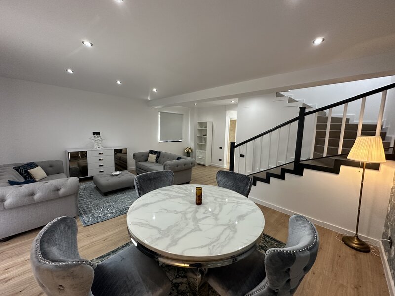 Tunari, Complex Paris Residence