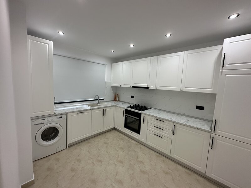 Tunari, Complex Paris Residence