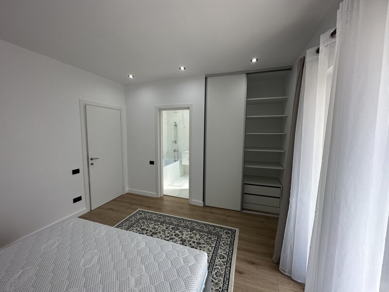 Tunari, Complex Paris Residence